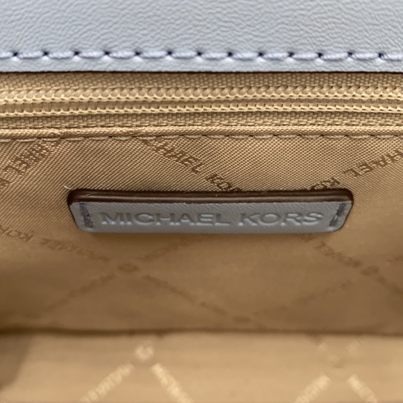 MICHAEL KORS MERCER SMALL CLUTCH XBODY PALE BLUE - Picture 14 of 16